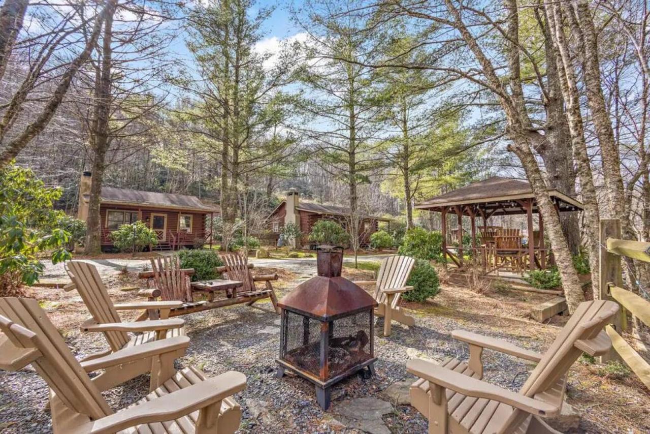 Classic Log Cabin With Fireplace On Quiet River Блоуинг-Рок Экстерьер фото